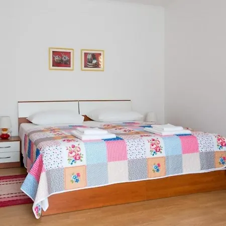 Mengula - Two Bedroom With Terrace And Sea View *