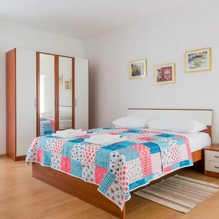 Mengula - Two Bedroom With Terrace And Sea View *