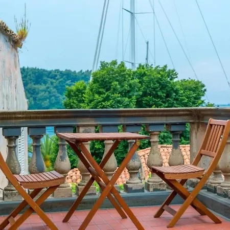 Mengula - Two Bedroom With Terrace And Sea View Διαμέρισμα